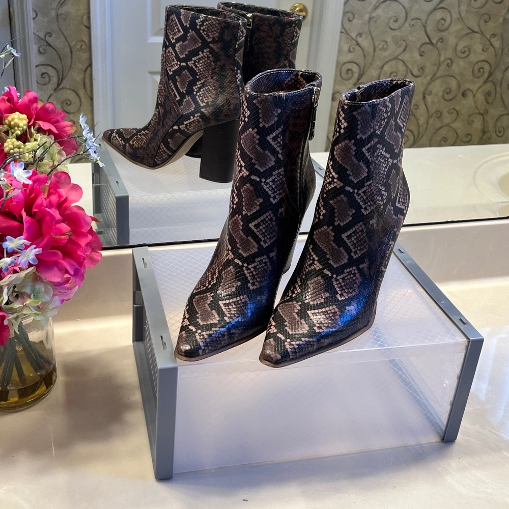 JLO Ankle Boots Brown Snake Skin Size 10 (Gently Used)